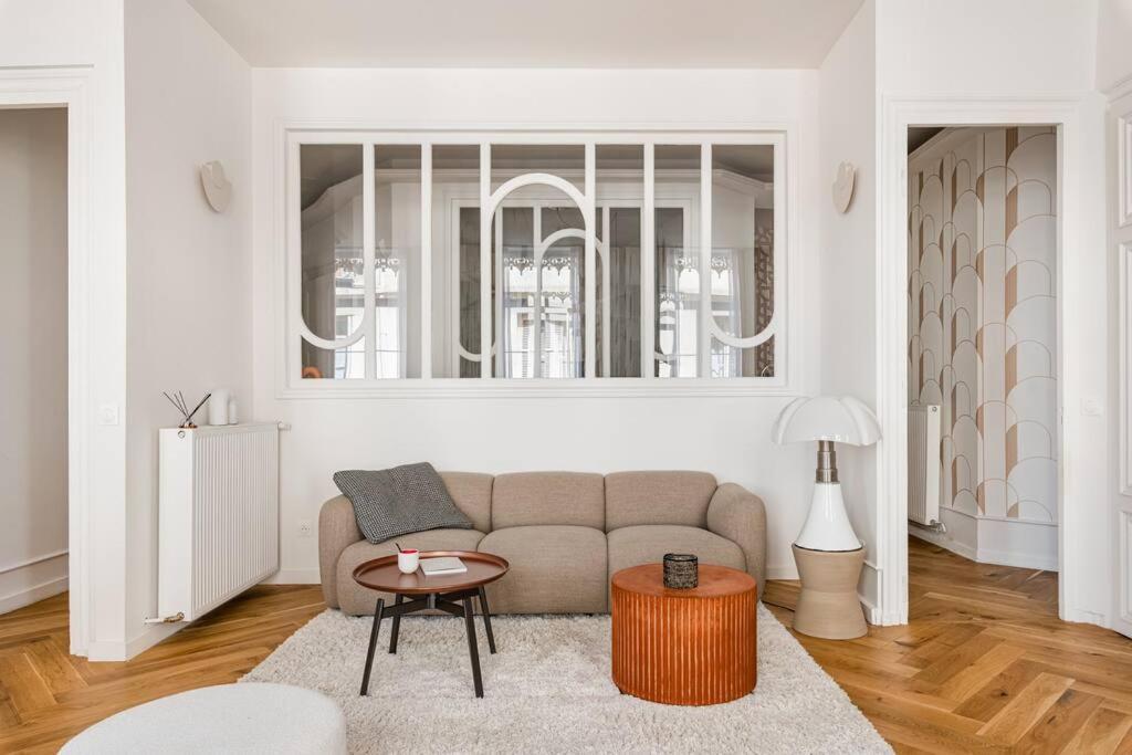 Beige Hospitalite - Apotheose Luxueux- 3 Chambres - Parking Prive Saint-Etienne  Exterior photo