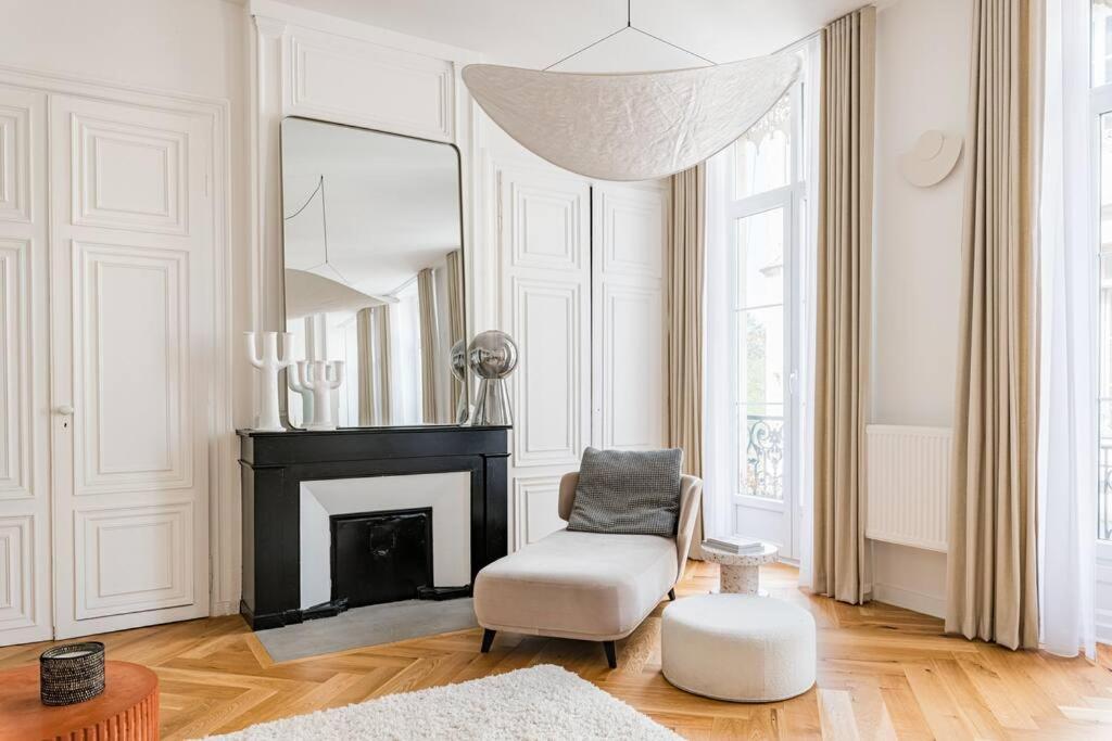 Beige Hospitalite - Apotheose Luxueux- 3 Chambres - Parking Prive Saint-Etienne  Exterior photo